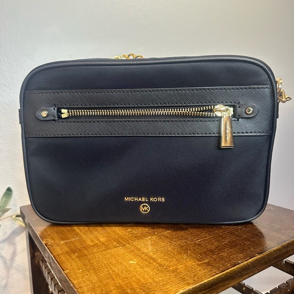 MICHAEL Michael Kors Handbags - Michael Kors jet set crossbody bag black with unbranded gold chain